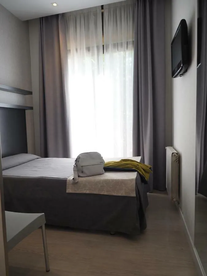 Отель Hostal Benidorm Барселона 2*,